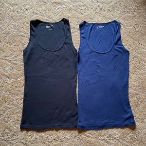 PAIR OF ARIZONA JEAN CO TANK TOPS.